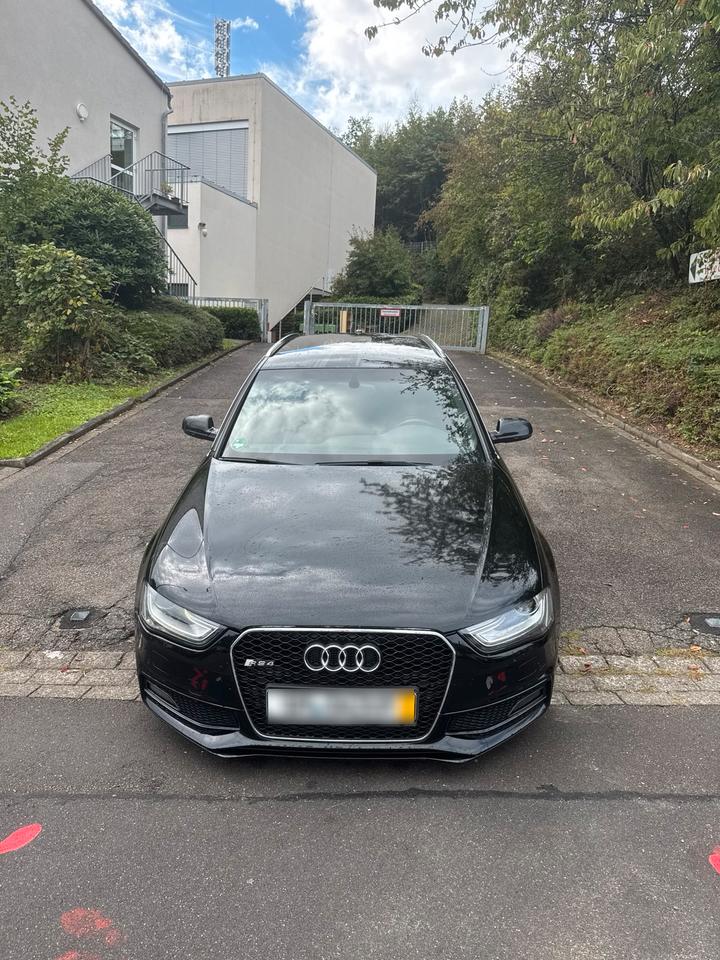 Audi A4 2012 — photo 17