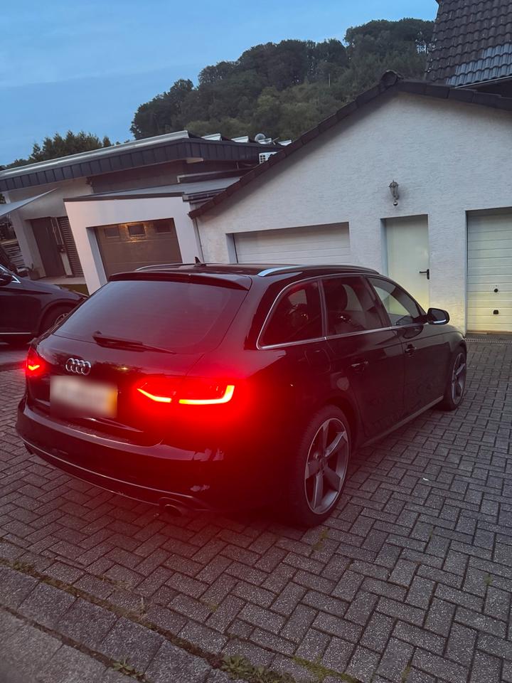 Audi A4 2012 — photo 18