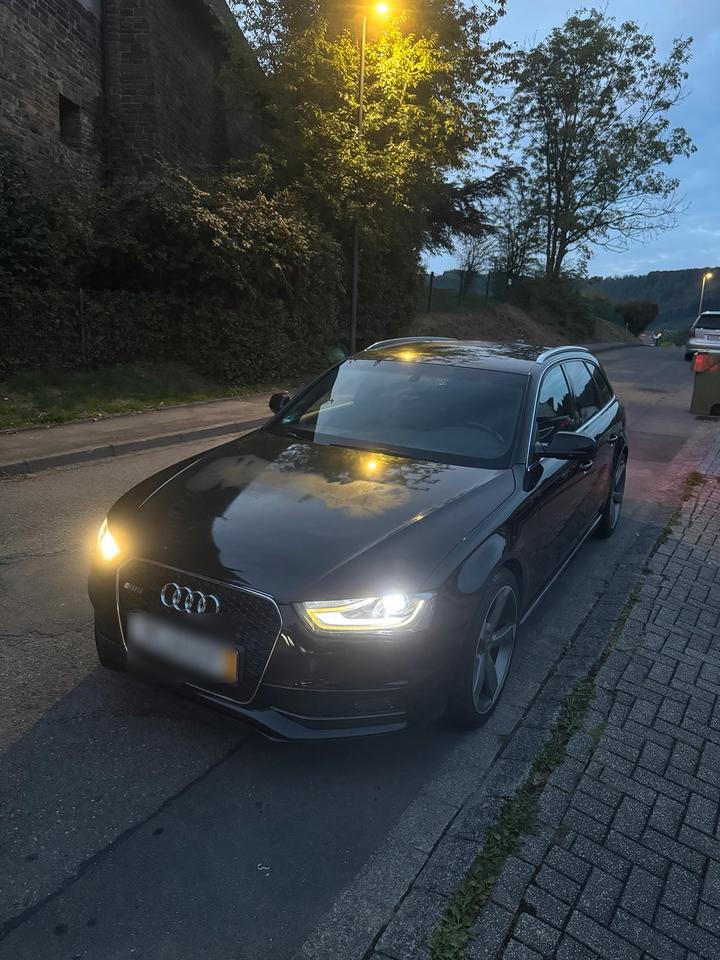 Audi A4 2012 — photo 19