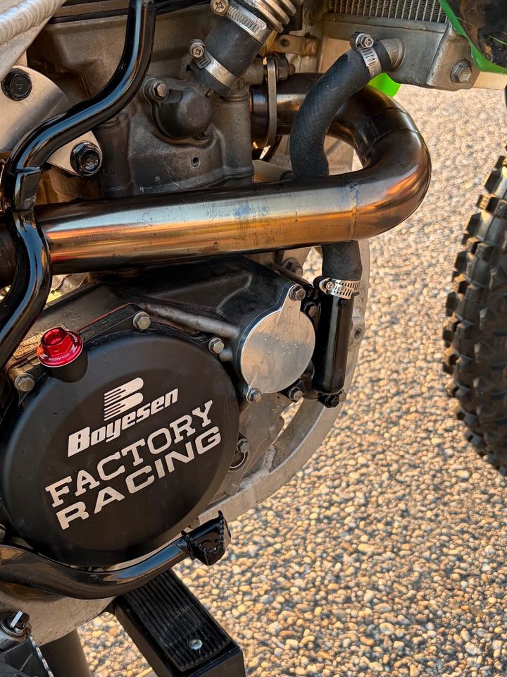 Kawasaki *Top* Kawasaki KX 450F 2006 — rear view