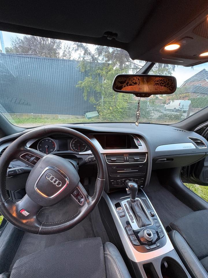 Audi A4 2010 — photo 14