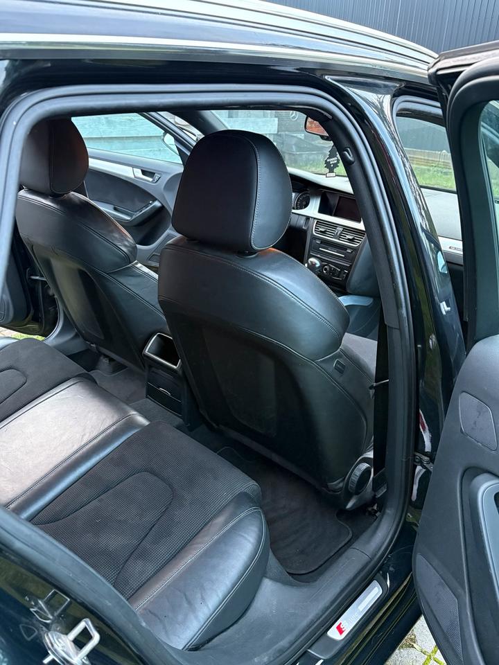 Audi A4 2010 — photo 17