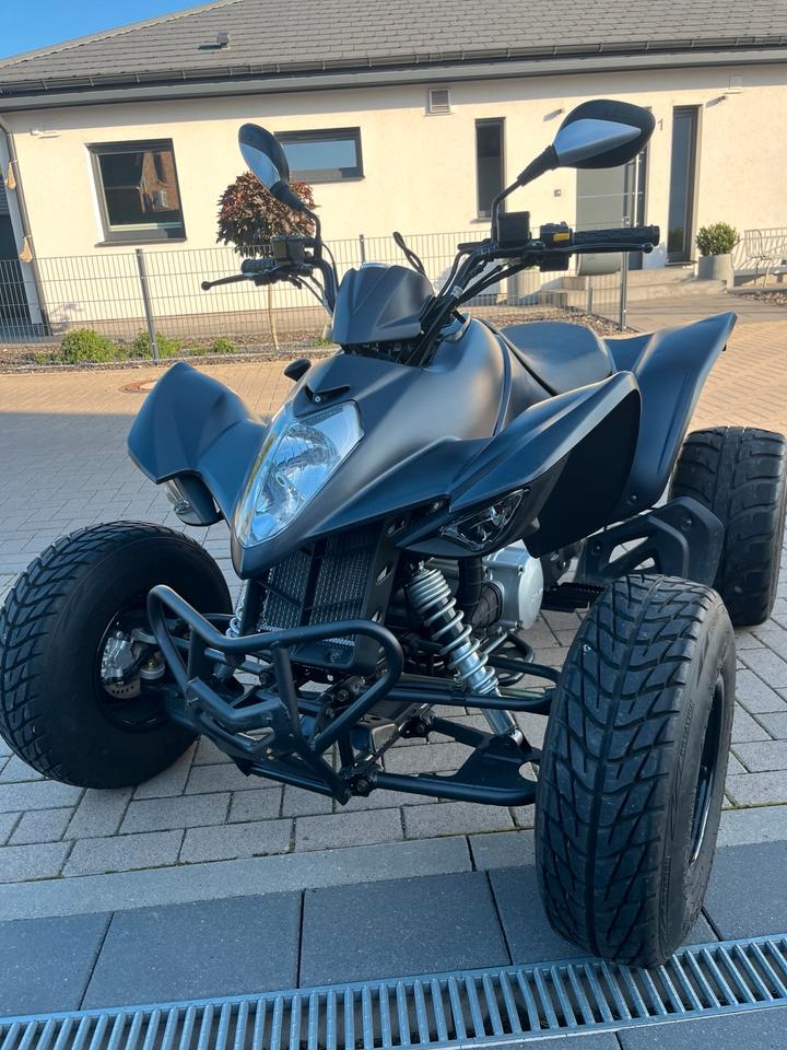 Kymco Maxxer 2015 — вигляд ззаду