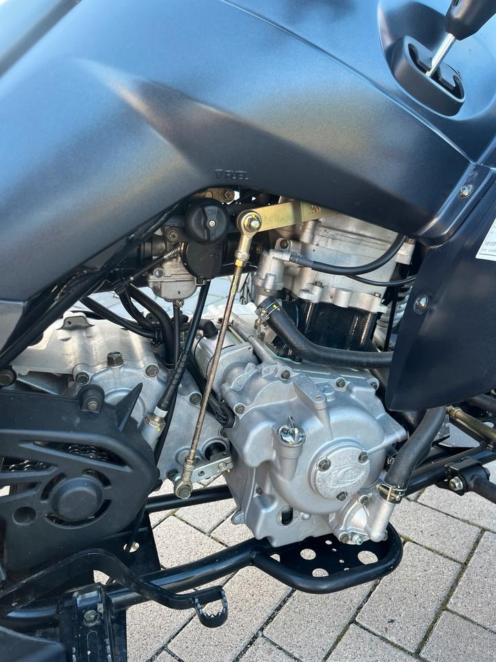Kymco Maxxer 2015 — салон