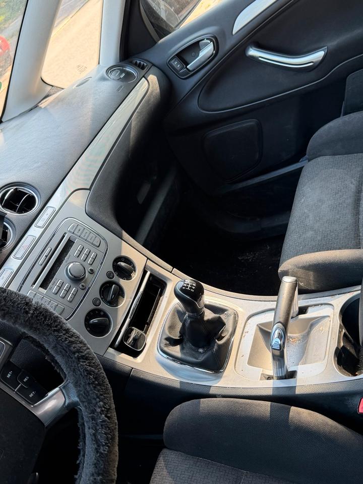 Ford S-Max 2010 — engine