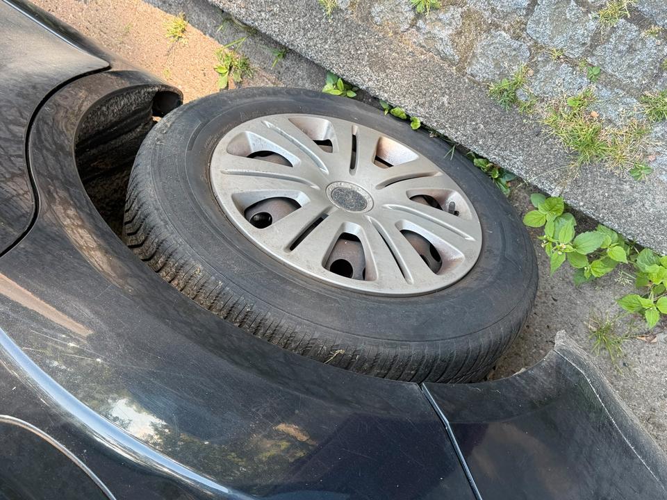 Ford S-Max 2010 — photo 8