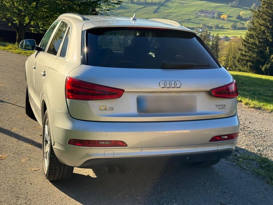 Audi Q3 2013 — interior
