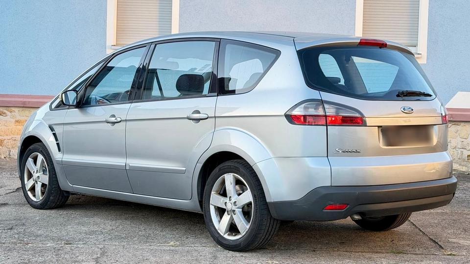 Ford S-Max 2007 — rear view