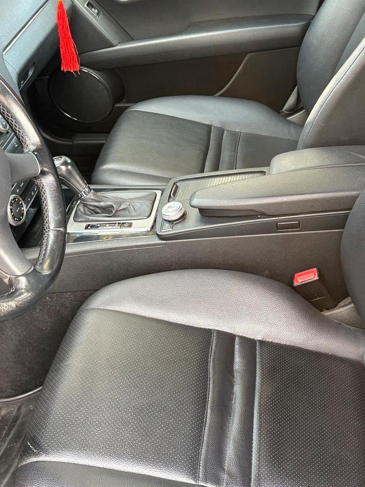 Mercedes Benz C 220 2009 — photo 11