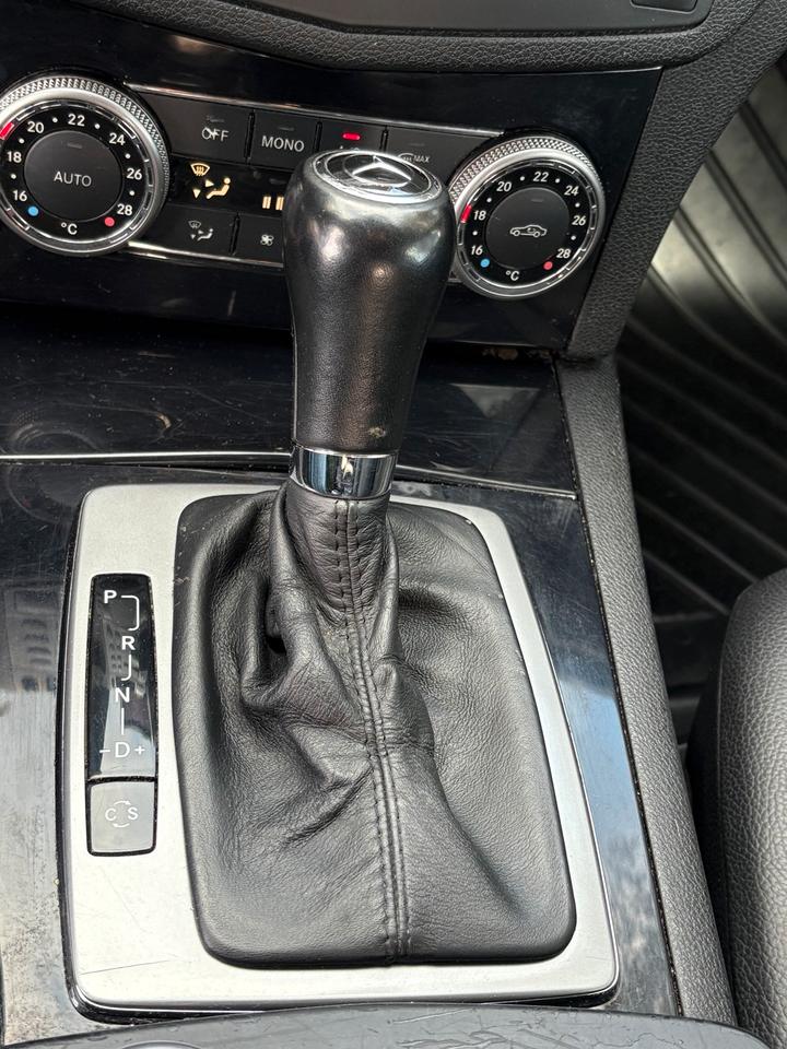 Mercedes Benz C 220 2009 — photo 16