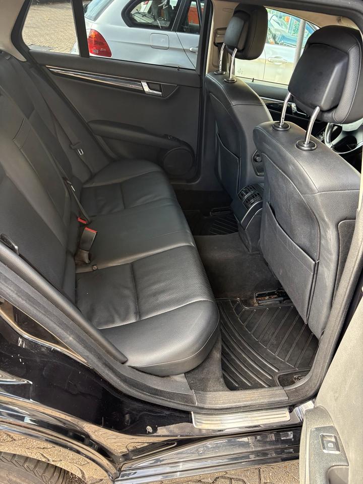 Mercedes Benz C 220 2009 — photo 8
