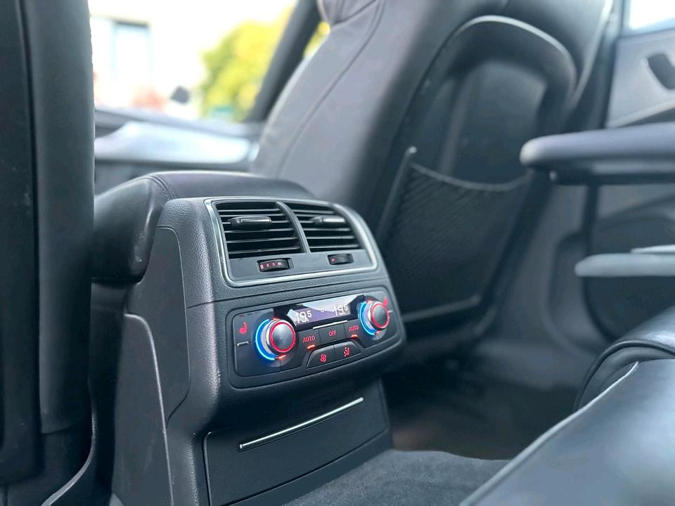 Audi A6 2012 — photo 14
