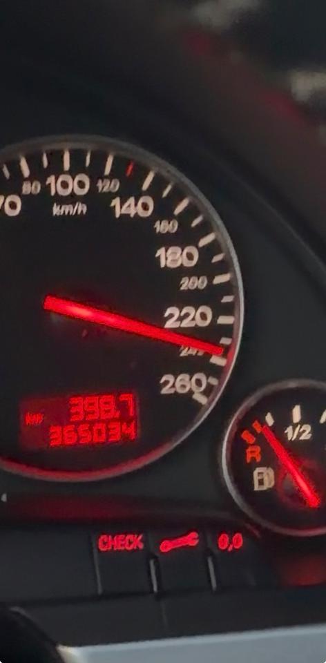 Audi A4 2004 — engine