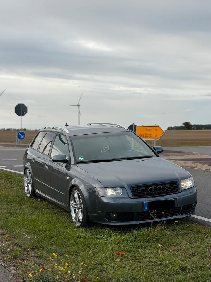 Audi A4 2004 — photo 6