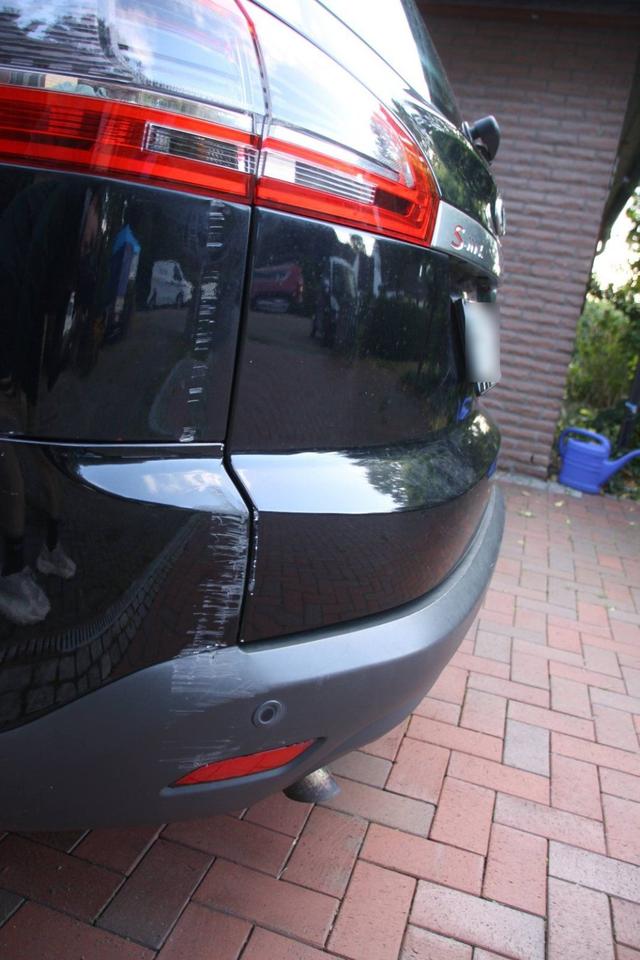 Ford S-Max 2011 — photo 12