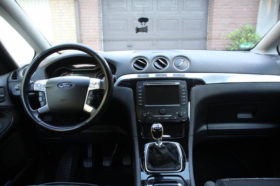Ford S-Max 2011 — photo 5