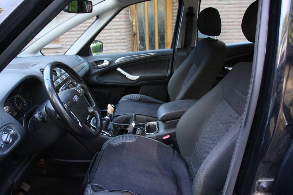 Ford S-Max 2011 — photo 7
