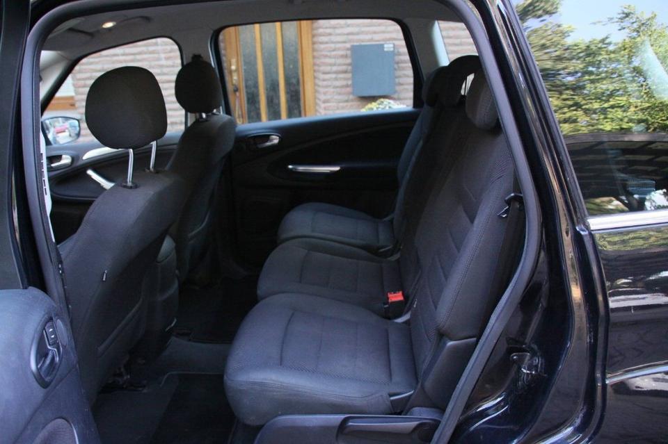 Ford S-Max 2011 — photo 8