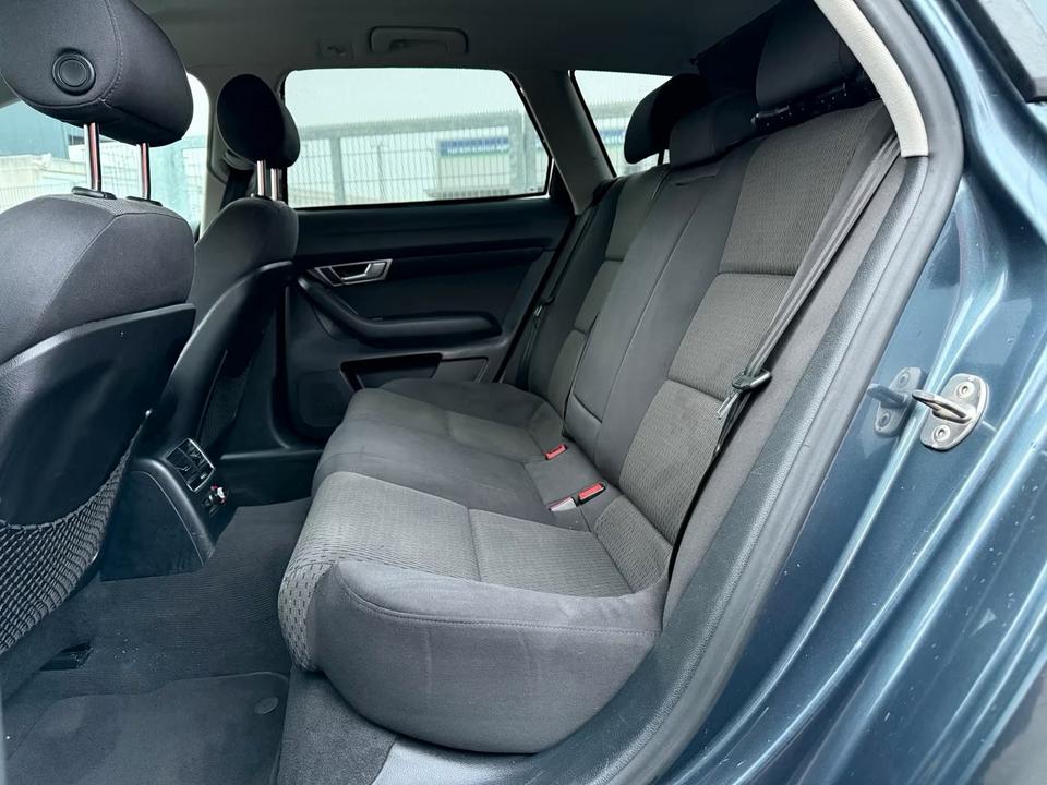 Audi A6 2011 — photo 11