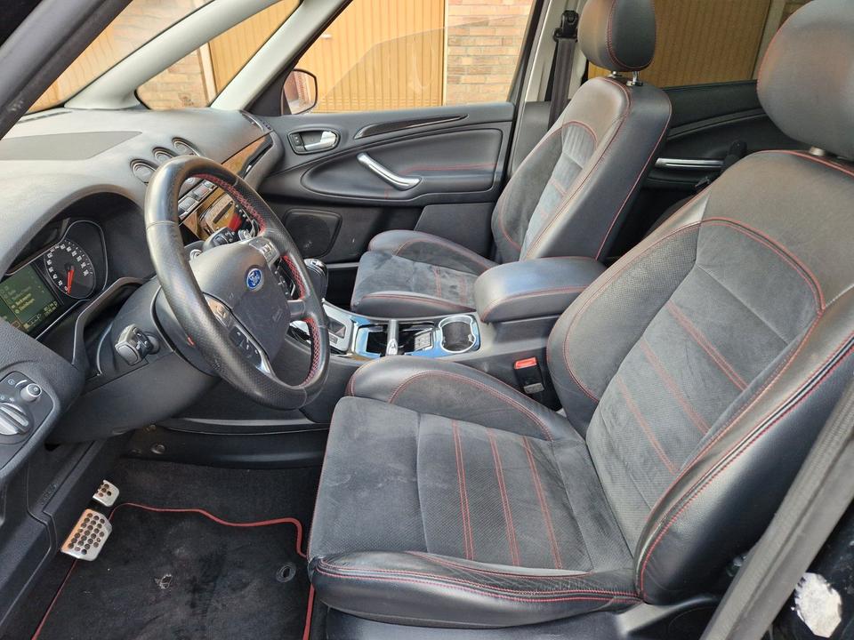 Ford S-Max 2011 — photo 15