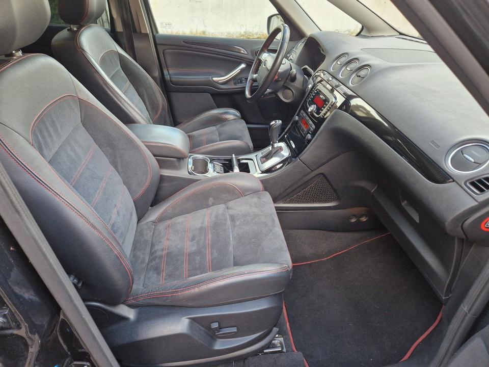 Ford S-Max 2011 — photo 16