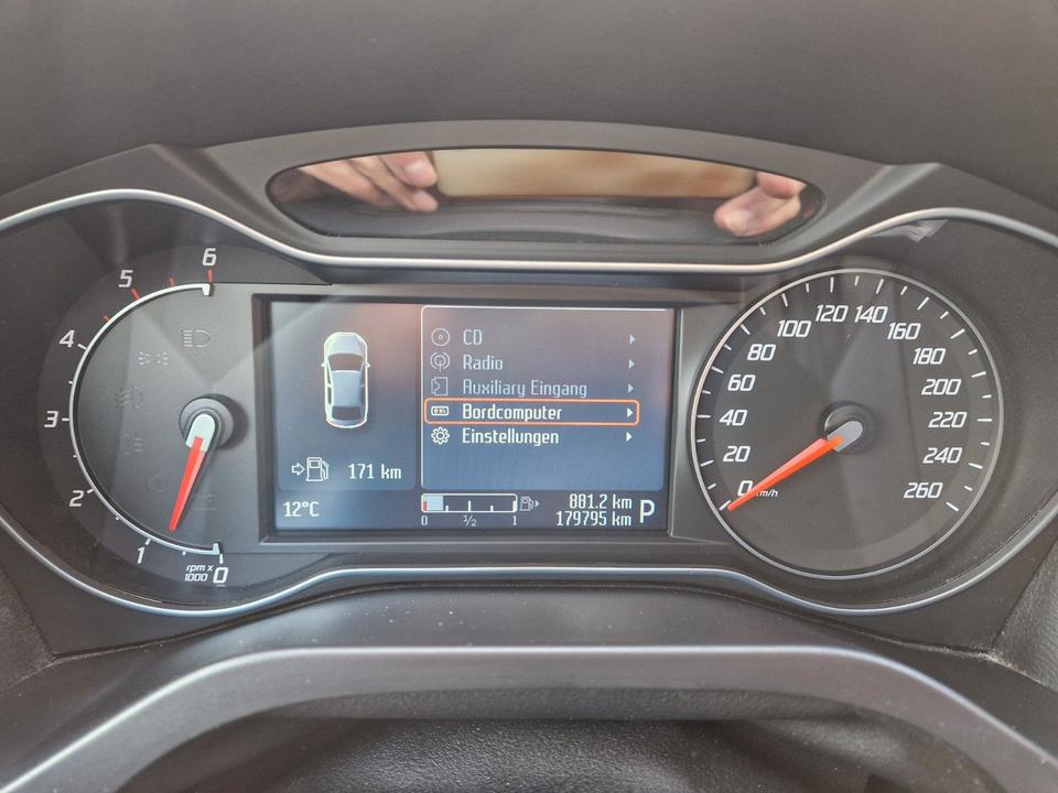 Ford S-Max 2011 — photo 22