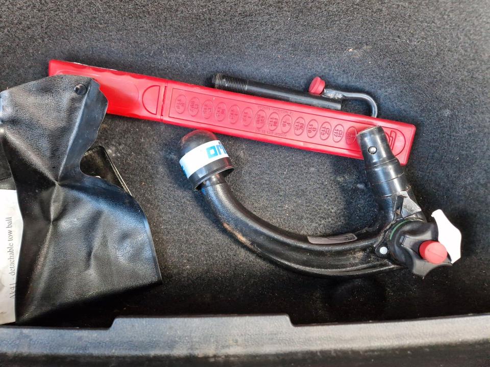 Ford S-Max 2011 — photo 27