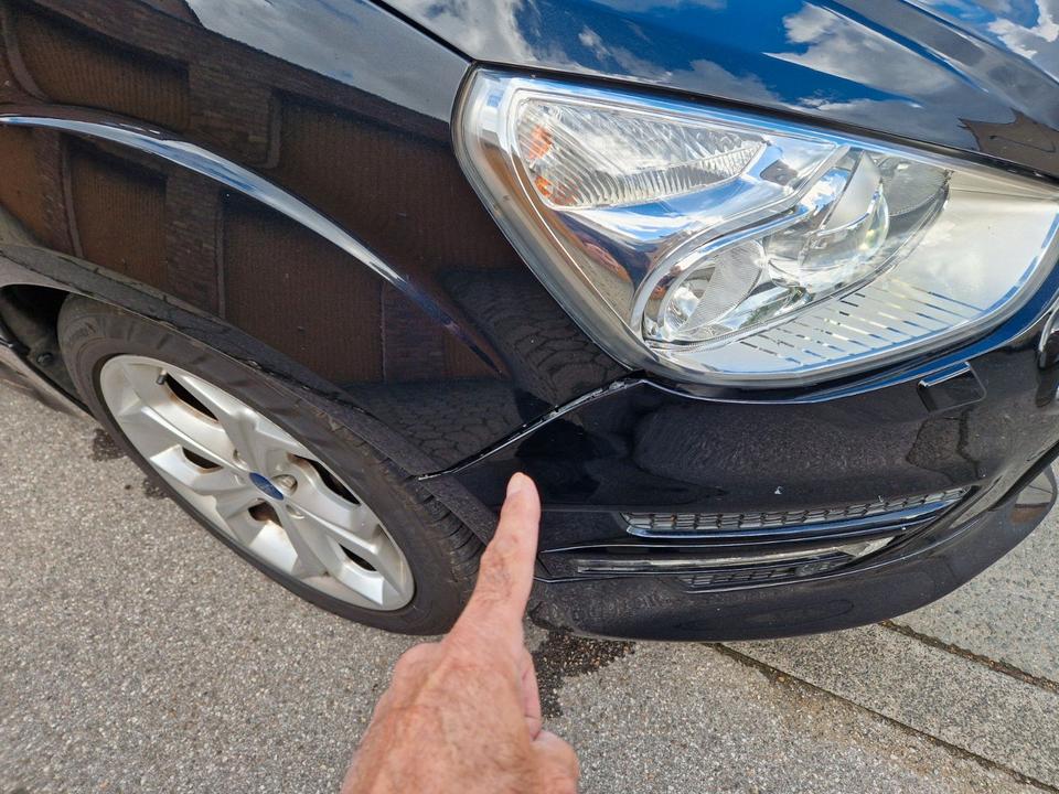 Ford S-Max 2011 — photo 29