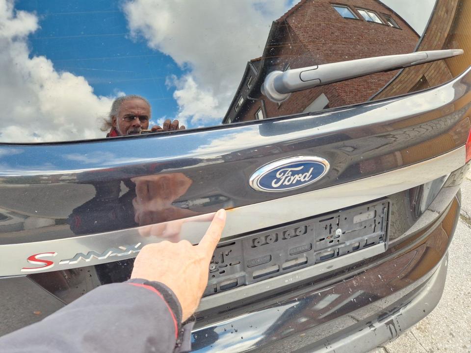 Ford S-Max 2011 — photo 31