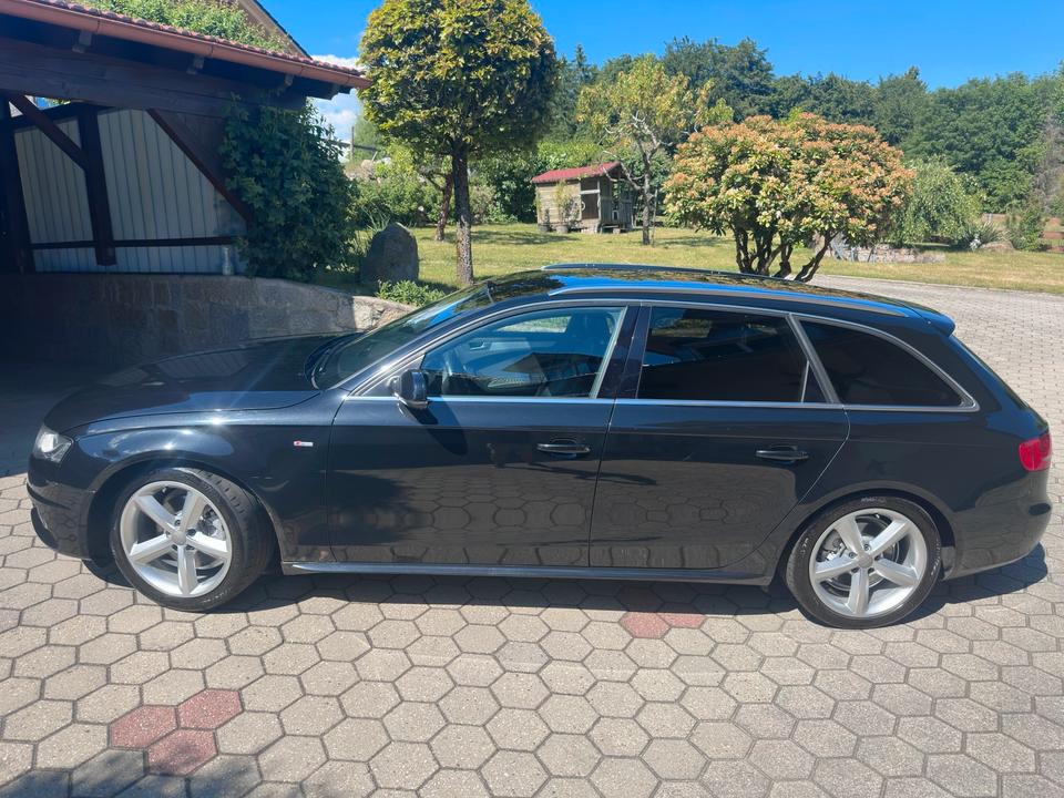 Audi A4 2011 — rear view