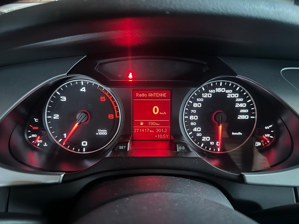 Audi A4 2011 — photo 9