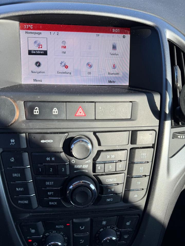 Opel Astra 2015 — interior