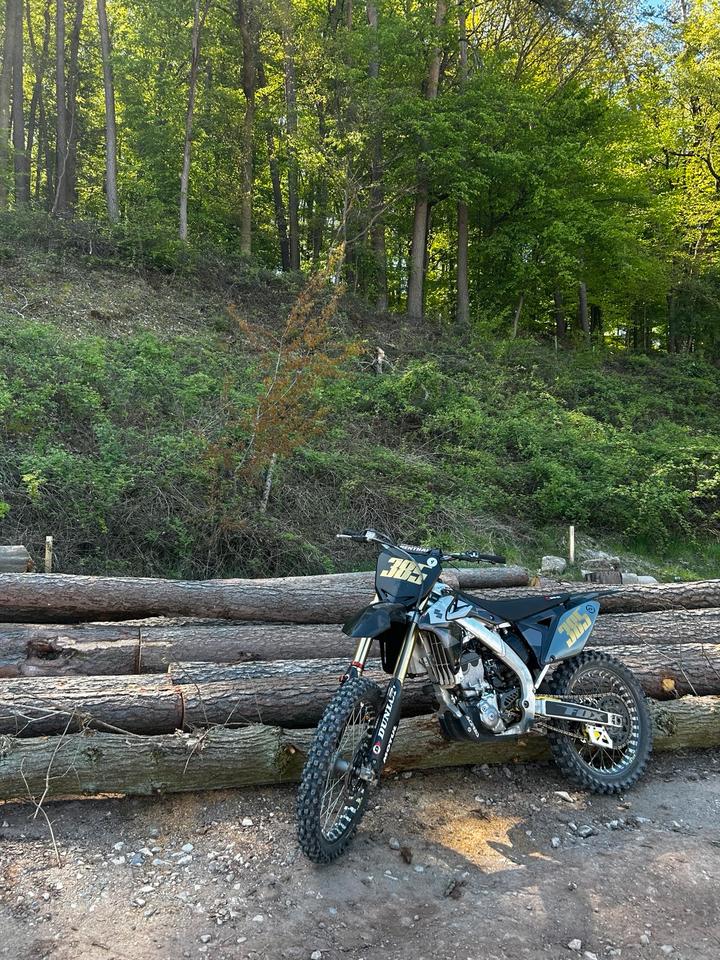 Suzuki RM-Z 250ccm 4 Takt Motocross, 2015
