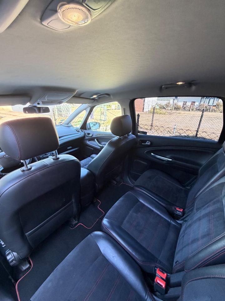 Ford S-Max 2012 — photo 9