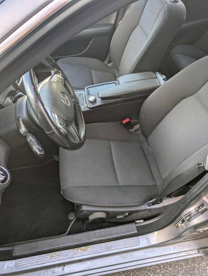Mercedes Benz C 200 2011 — photo 13