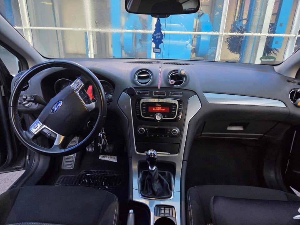 Ford Mondeo 2011 — engine