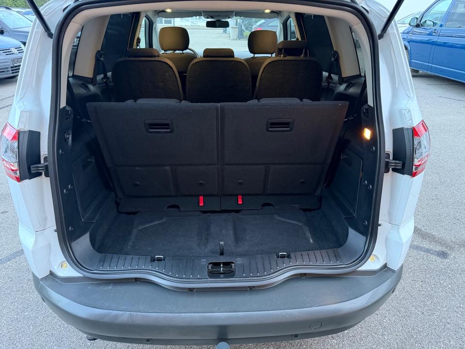 Ford S-Max 2011 — photo 14