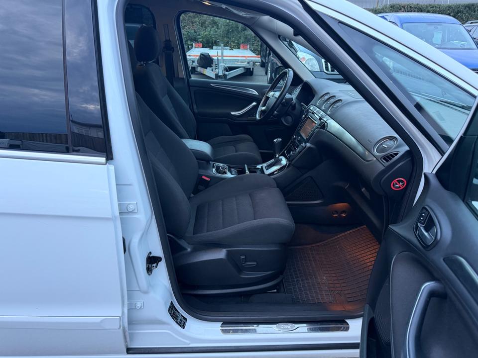 Ford S-Max 2011 — photo 8