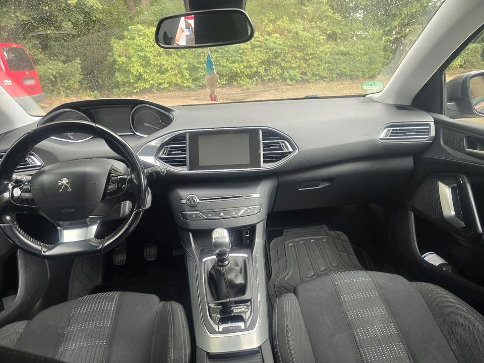 Peugeot 308 2015 — photo 13