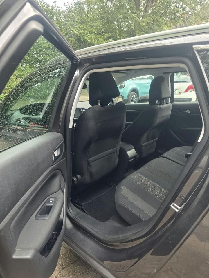 Peugeot 308 2015 — photo 14