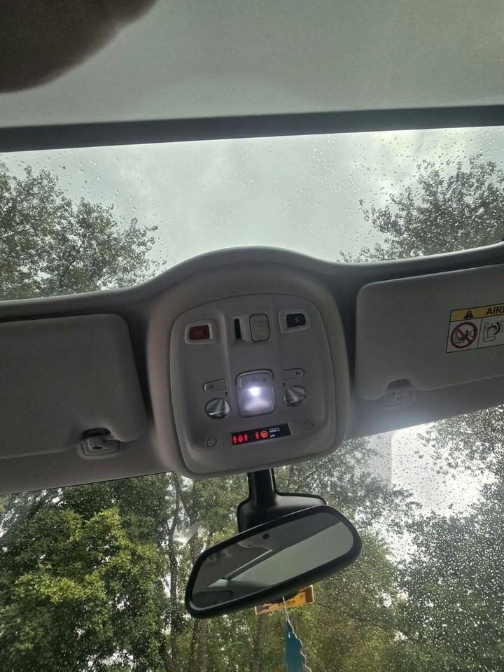 Peugeot 308 2015 — photo 15