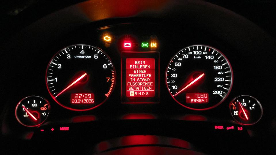 Audi A4 2004 — photo 5