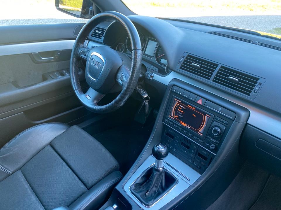 Audi A4 2007 — photo 12