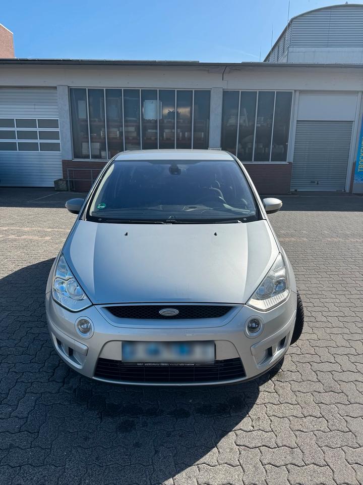 Ford S-Max 2007 — rear view