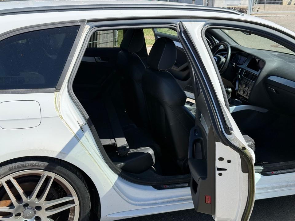 Audi A4 2011 — photo 10