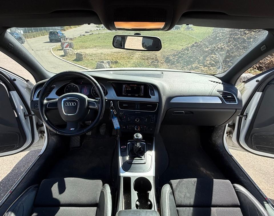 Audi A4 2011 — photo 11