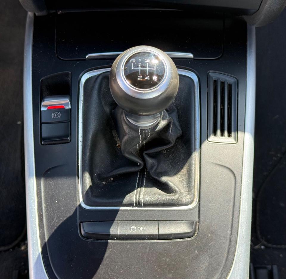 Audi A4 2011 — photo 13