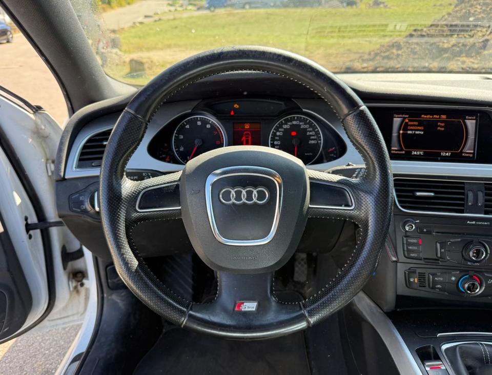 Audi A4 2011 — photo 14