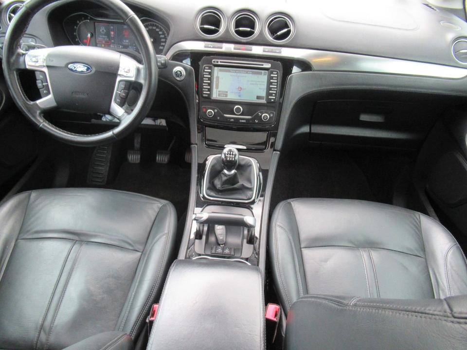 Ford S-Max 2013 — photo 11
