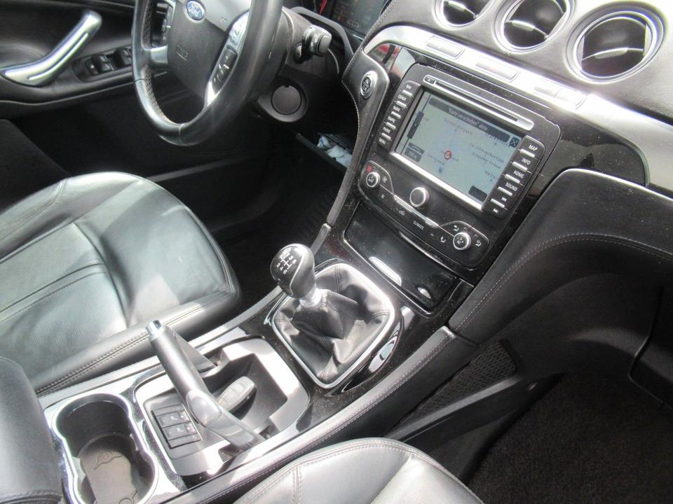 Ford S-Max 2013 — photo 19
